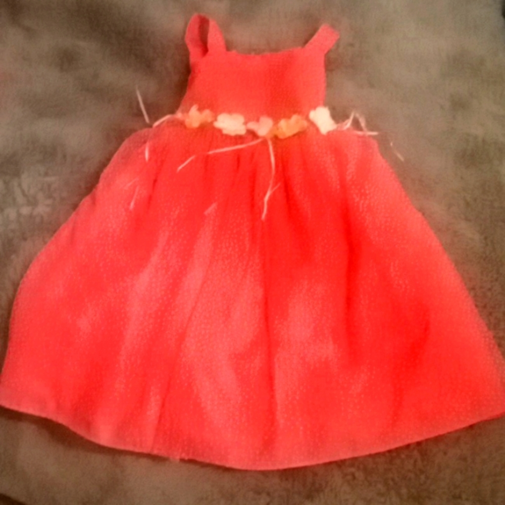 Size 6 dress brand is rare edition. Peach color